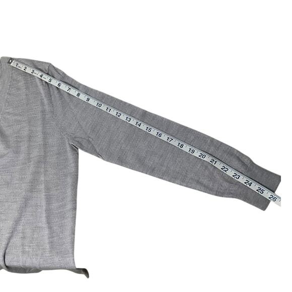 Banana Republic 100% Merino Wool V-Neck Sweater – Gray – Size Small – NWOT - Picture 10 of 10